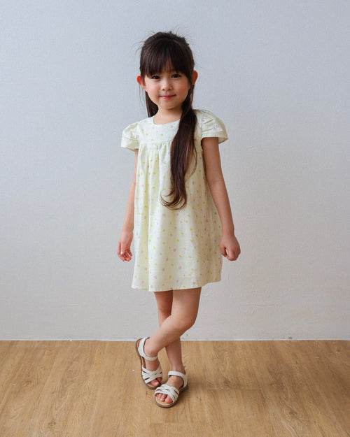 Puff-sleeve dress in yellow