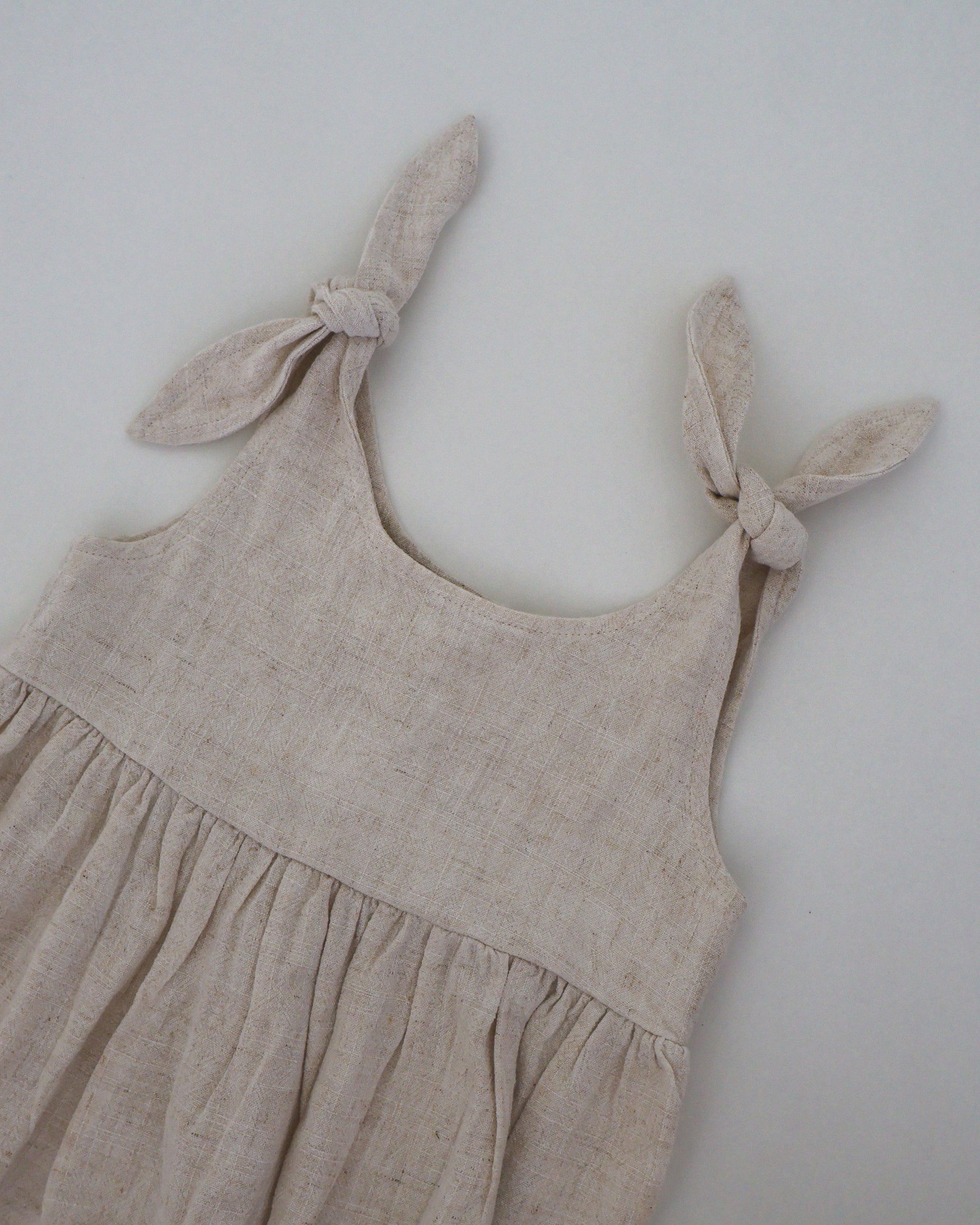 Sleeveless tie-strap set in oat